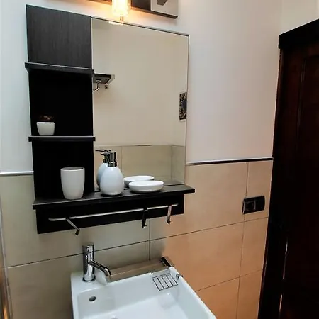 Holiday House Lalavel 아파트 *