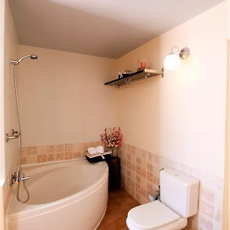 Holiday House Lalavel Διαμέρισμα