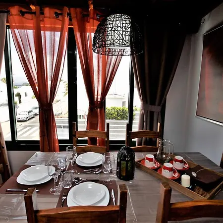 Holiday House Lalavel *